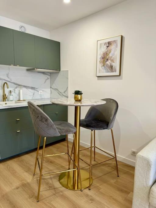 Апартаменти Au Golden Duplex - Centre - Clim - Parking Нарбонн Екстер'єр фото